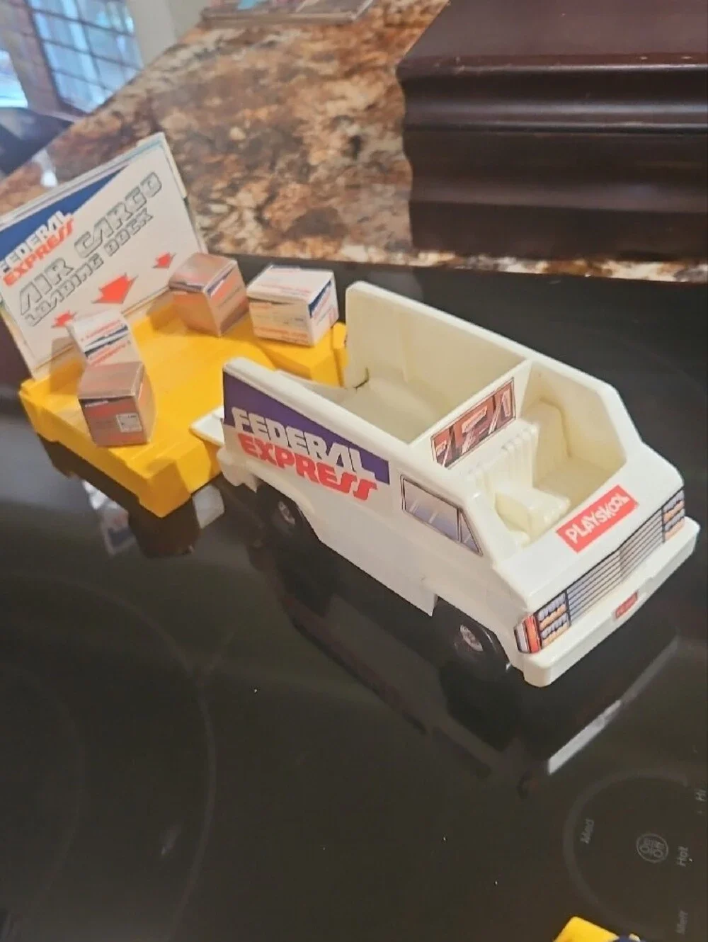 Vintage 1984 Playskool Federal Express Air Cargo Playset - Red, Blue & White